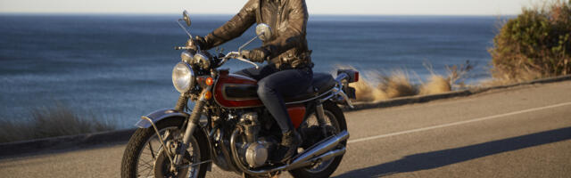 How To Avoid Wrist Pain While Riding A Motorcycle