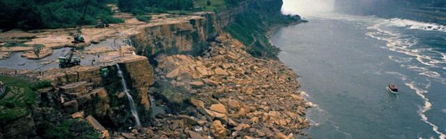 First Shutdown of Niagara Falls in 12,000 Years: A Rare Sight to Behold