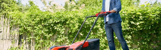 Do All Lawn Mowers Use The Same Oil? No – And Here's Why