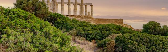 As a local, there are 8 things I wish tourists knew before visiting Greece