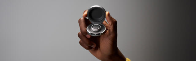 You can finally grab Oura’s long-teased charging case