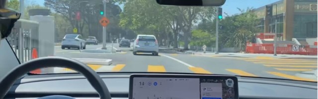 Watch a Tesla with the hyped FSD Beta 9 hurt an innocent bush
