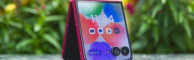 I Tested the Motorola Razr Ultra. It's Good, but Flipping Expensive