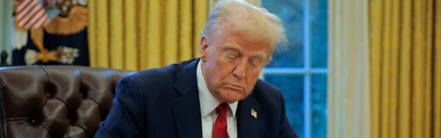 Donald Trump announces a 'major trade deal' with the UK
