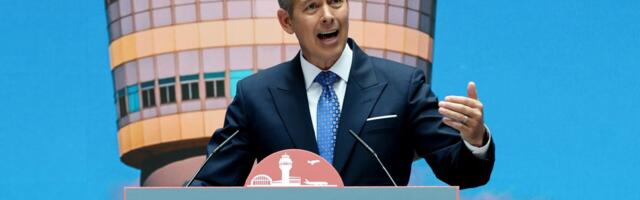 Trump officials want to recruit gamers without college degrees to be air traffic controllers