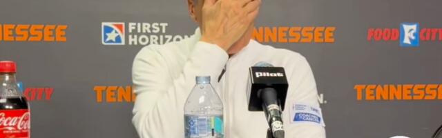 Tennessee coach Rick Barnes makes joke about players betting on games