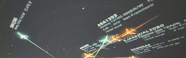 I live next to a major airport, and vibe-coded a plane tracker that turns my ceiling into a live flight map