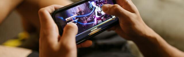 Mobile gaming is dominating consumer spending on games in 2023 compared to other platforms