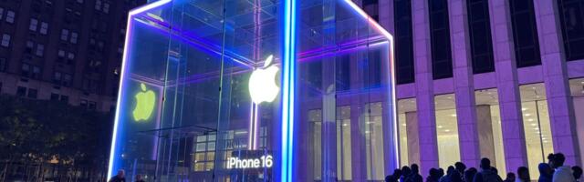 Apple Shoppers Are Panic-Buying iPhones as Tariffs Hit, Report Says