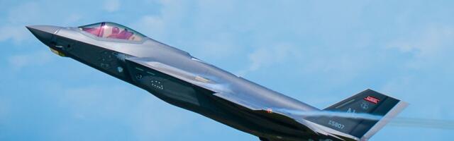 Can An F-22 Raptor Fly Across The Atlantic?