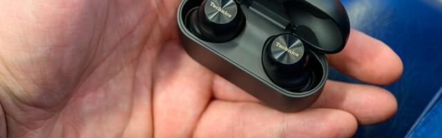 Technics AZ100 earbuds review: audiophiles and multitaskers unite