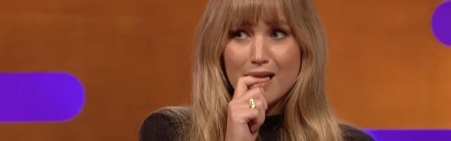 Jennifer Lawrence tells a strange story about feeding Robert Pattinson from her trash