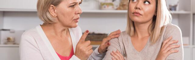 8 things people over 60 should never tolerate from their adult children, according to therapists