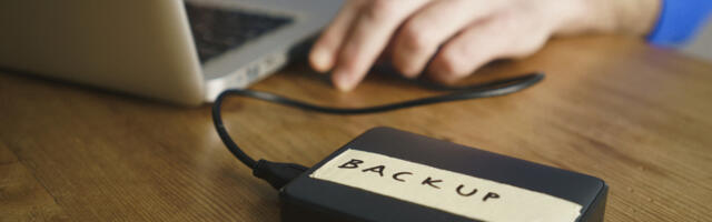 Do USB Drives Get Heavier When You Store More Data? It's Actually The Opposite