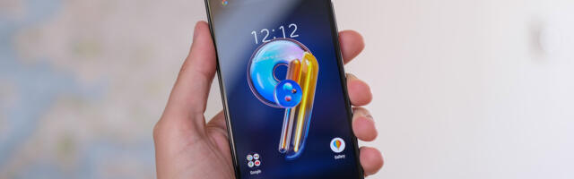 Manufacturers want you to say goodbye to small phones once and for all