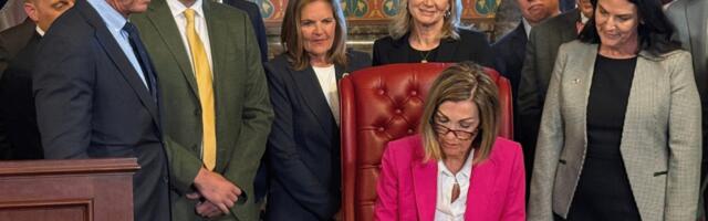 Gov. Reynolds signs Iowa sweepstakes and gambling crackdown expanding enforcement and revising tax withholding