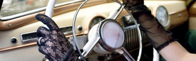 '9 And 3' Is The New '10 And 2' Steering Wheel Rule - And Here's Why