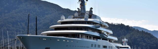 A Russian oligarch's superyacht is finally on the move