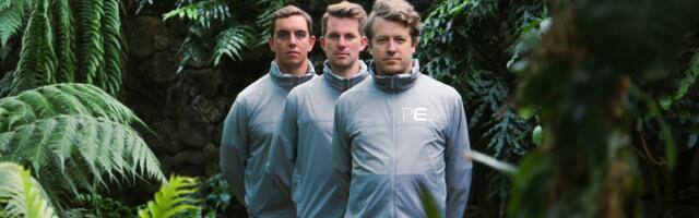 Throwing things, bugs and pointing: The secret to a great founders photo