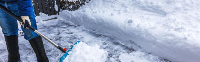 5 DIY Ways To De-Ice Your Driveway That Actually Work