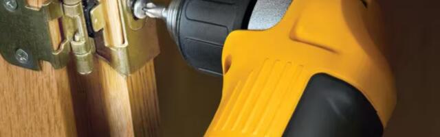 Does DeWalt's Right Angle Drill Work Similar To A Standard Drill?