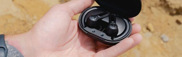 These Powerbeats Pro alternatives are on sale for $76