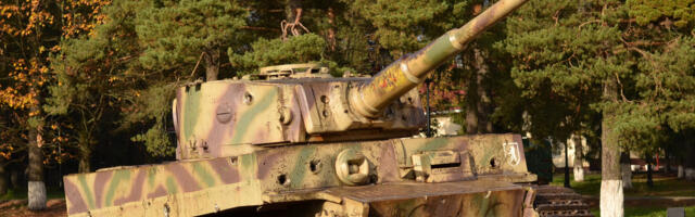 Why The Tiger & Tiger II Tanks Couldn't Turn The Tide In WW2