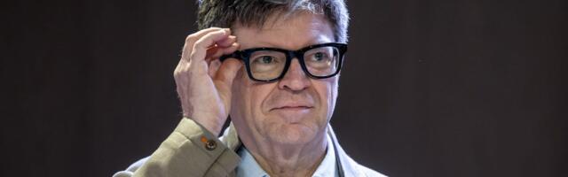 Meta chief AI scientist Yann LeCun clarifies his role after the company hires another chief AI scientist