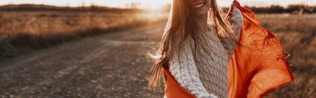 Researchers who study happiness across decades keep arriving at the same uncomfortable finding: income, relationships, and health matter less than whether a person can sit inside an ordinary moment without mentally reaching for a better one.