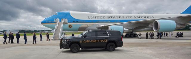 US Secret Service personnel are putting the lives of America’s VIPs at risk by refusing to use government-issued phones — but they might not be up to the job in the first place