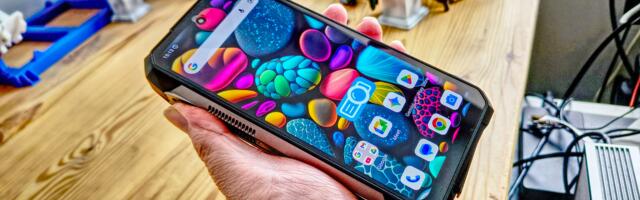 8849 Tank X rugged phone review: A feature-rich design built around a 1080p DLP projector and a whole lot of weight