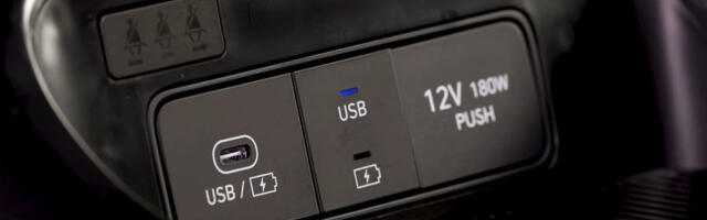 3 Ways To Use Your Car's USB Ports
