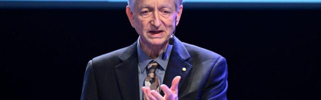 'Godfather of AI' Geoffrey Hinton says Google is 'beginning to overtake' OpenAI: 'My guess is Google will win'
