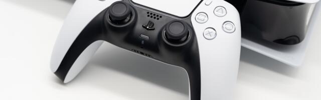 Can You Use A PlayStation Controller On An Xbox?