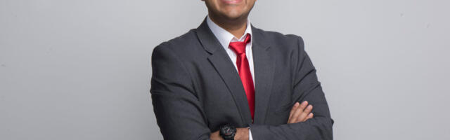 Trump's divisive FDA vaccine regulator self-destructs, will exit agency (again)