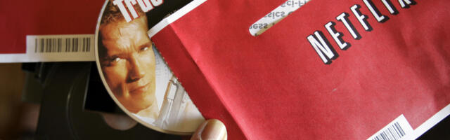 Netflix’s DVD-by-mail service bows out as its red-and-white envelopes make their final trip