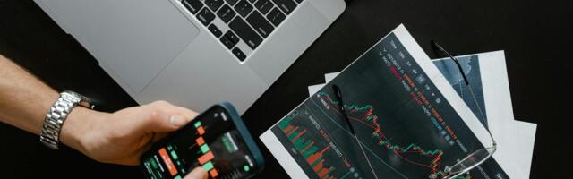 Oil crosses $100 a barrel again as traders placed $580M in bets before Trump’s Iran post