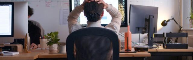 I study mentally strong people. Here are 5 signs you're overwhelmed at work — not burned out