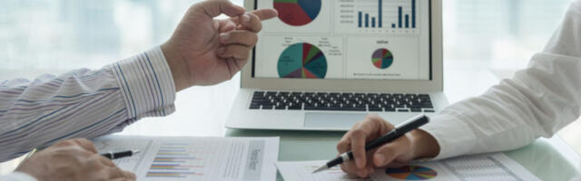 Decentralized Crowdfunding: How Much Can a Startup Raise?