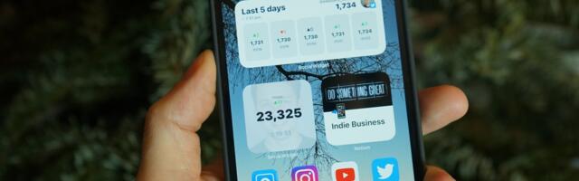 Lock Screen Widgets Coming to Android 16