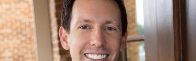 I'm a CMO who uses a '10-80-10' rule with AI. It's transformed everything from photo shoots to customer feedback.