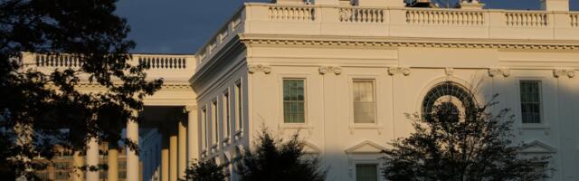 U.S. Federal Workers Asked to Travel by Train, EVs When Possible