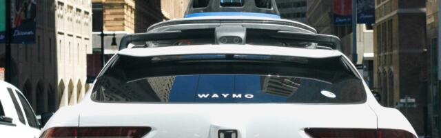 This AI lets self-driving cars “remember” past drives to plan safer routes