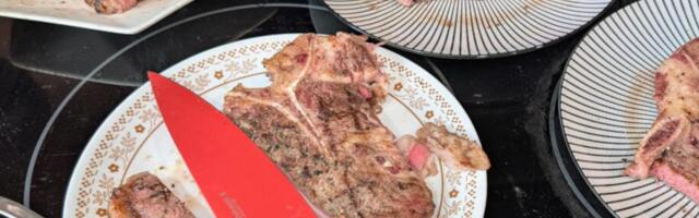 Die Hard '137 Club' Members Say This Is the Only Way to Cook Steak