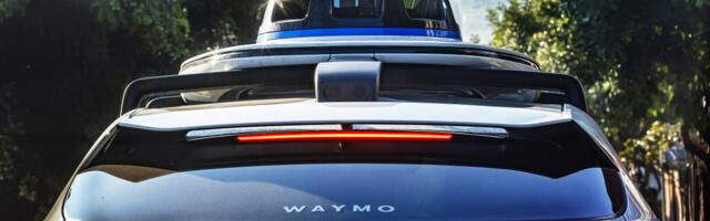 Waymo expands test drives to Chicago and Charlotte