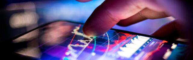 Bitcoin Nears $85K Before Tariffs Kick-In; DOGE, XRP, ADA Lead Crypto Majors
