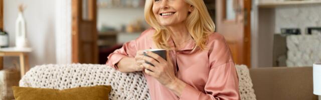 People over 60 who still look young and current always avoid these 8 aging behaviors