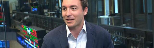 Banks push to slow stablecoin law as Agora races for charter