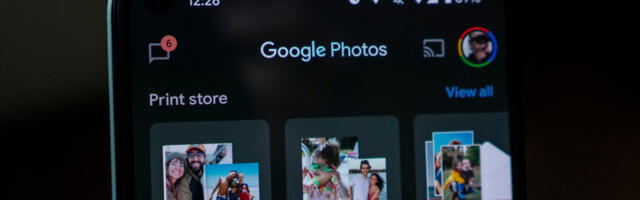 Google Photos for desktop is getting a long-overdue dark mode