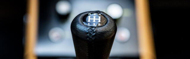 What Is A Dog-Leg Pattern Gear Shifter And How Is It Different From H-Pattern Gearboxes?